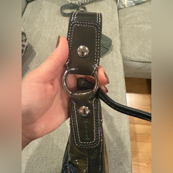 Vintage Olive green Coach shoulder bag - 2000s style - EUC - Picture 3 of 9